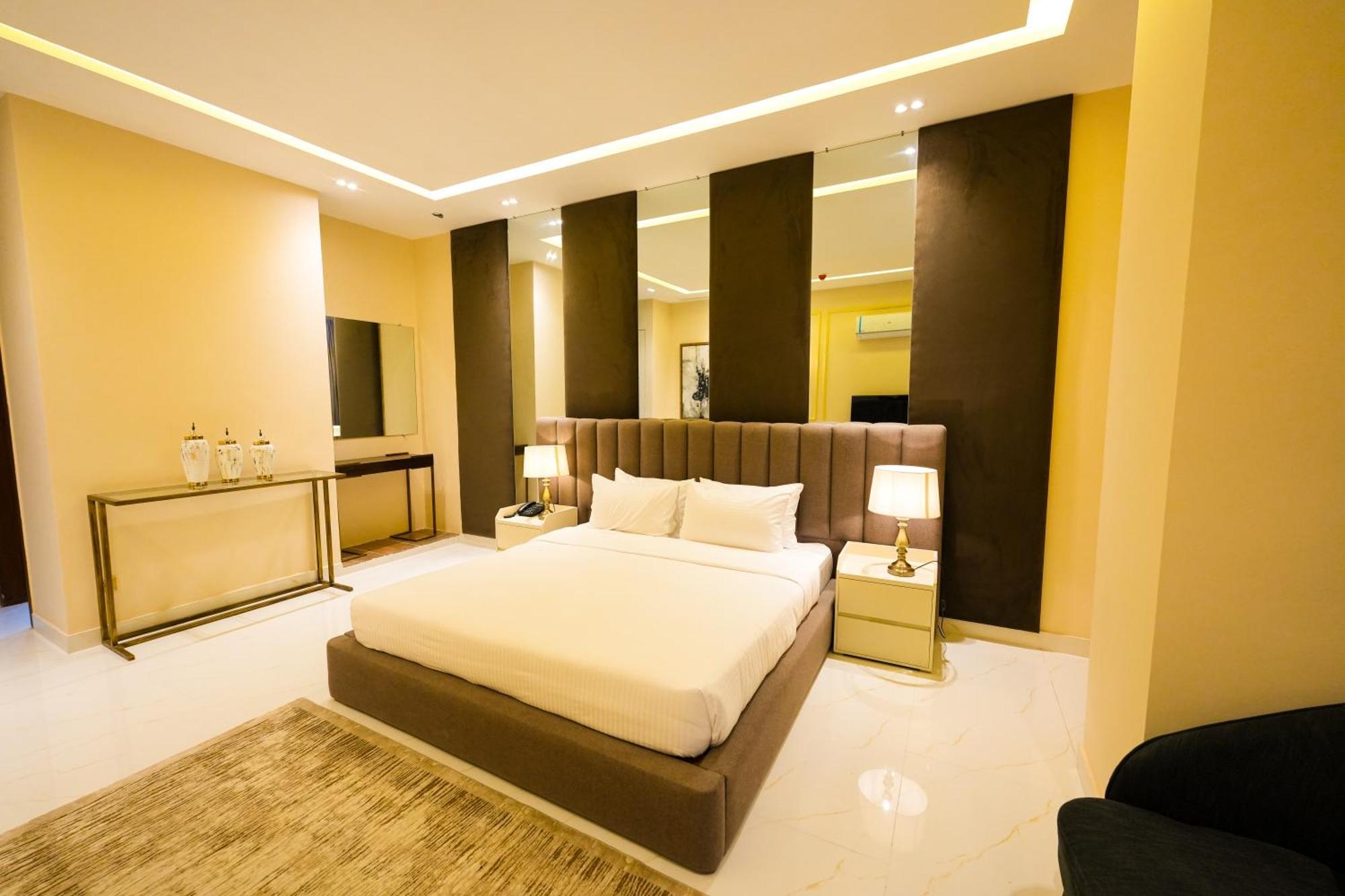 Pavilion Suites - Premium Aparthotel In Bahria Town Rawalpindi Exterior photo