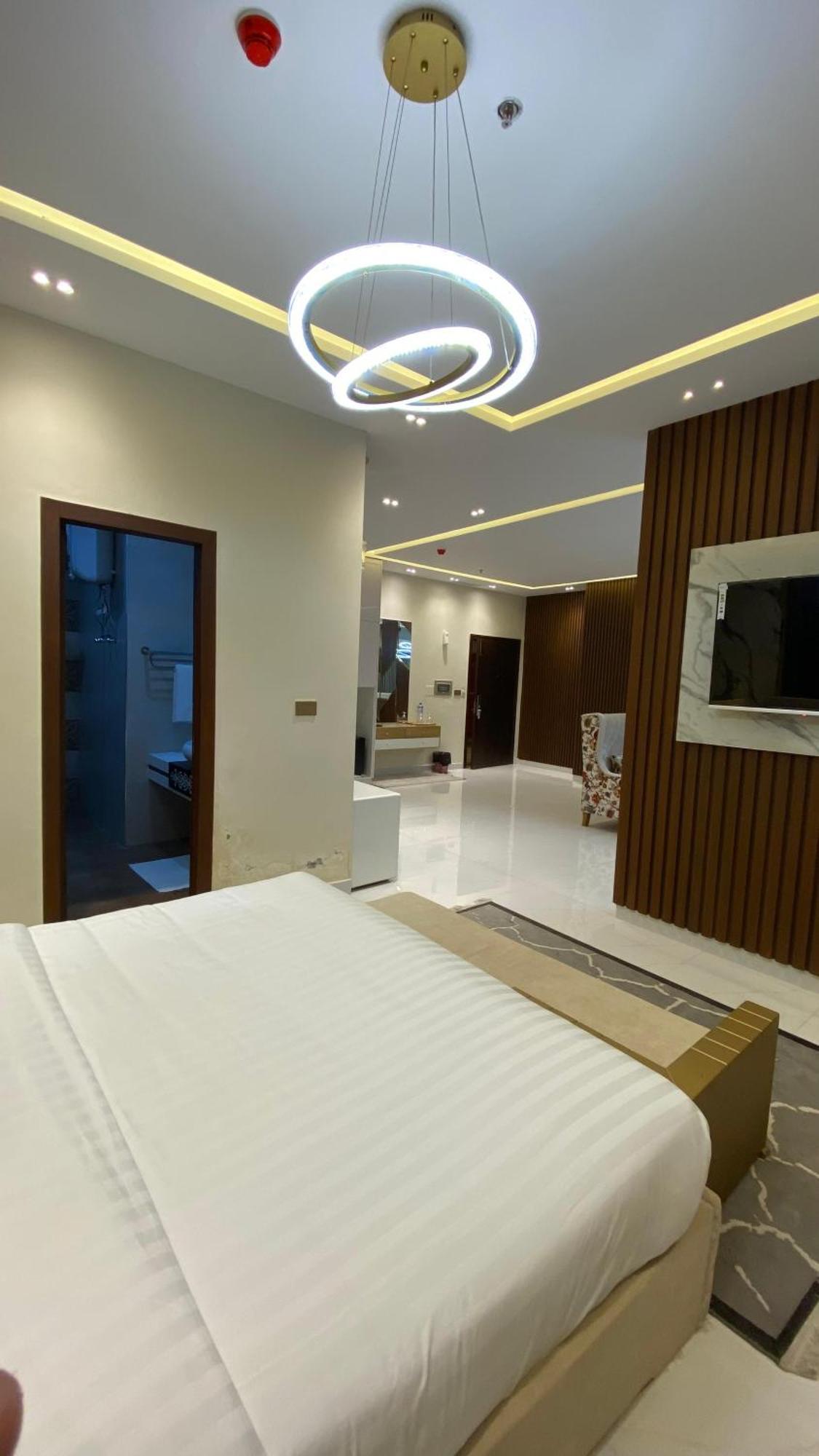 Pavilion Suites - Premium Aparthotel In Bahria Town Rawalpindi Exterior photo